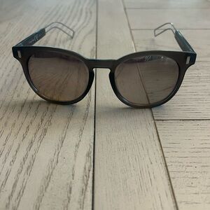 Stylish Black Round Sunglasses